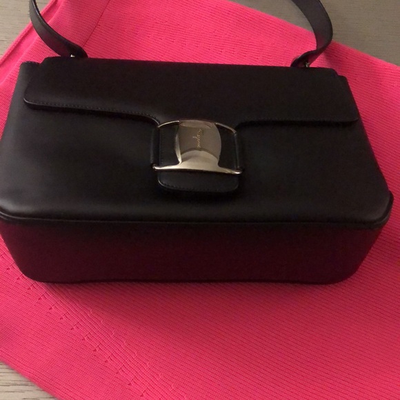 Salvatore ferragamo black vintage bag - Picture 7 of 14